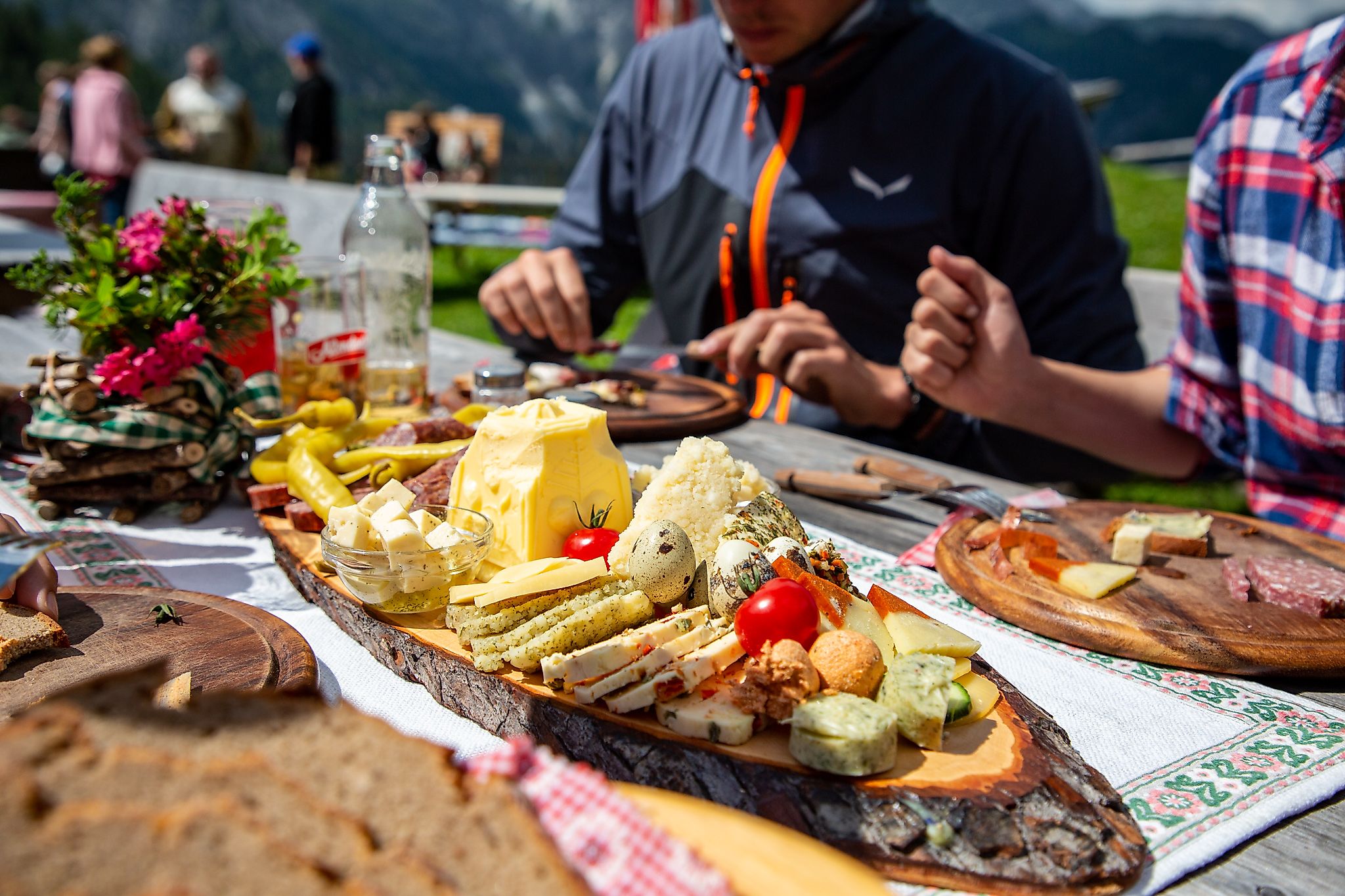<p>Simply good. The alpine snack with butter, cheese, Spek and fresh bread - that is pure pleasure.</p>